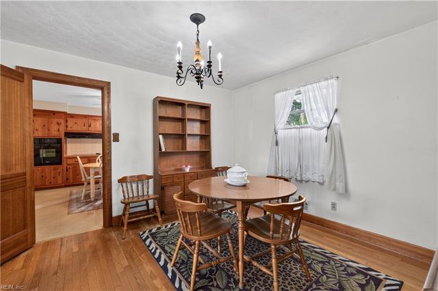 5729 Hawthorne LN, Portsmouth, VA 23703