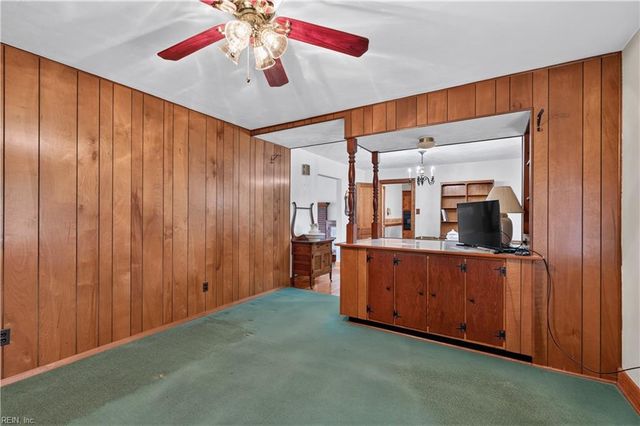 5729 Hawthorne LN, Portsmouth, VA 23703
