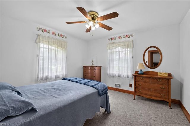 5729 Hawthorne LN, Portsmouth, VA 23703
