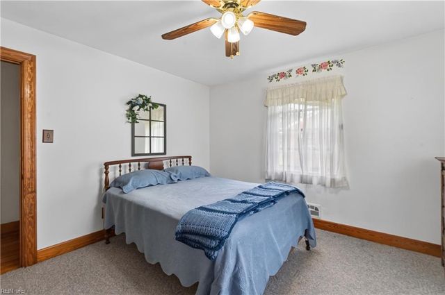 5729 Hawthorne LN, Portsmouth, VA 23703