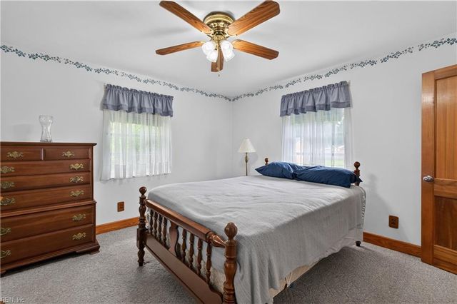 5729 Hawthorne LN, Portsmouth, VA 23703