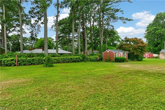 5729 Hawthorne LN, Portsmouth, VA 23703