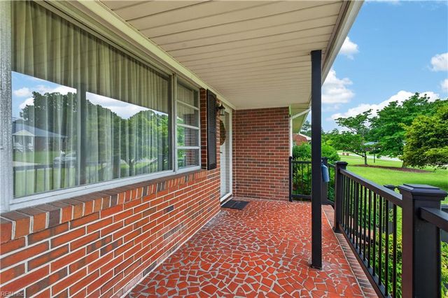 5729 Hawthorne LN, Portsmouth, VA 23703