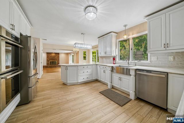 5 Fairfield Court, Demarest, NJ 07627
