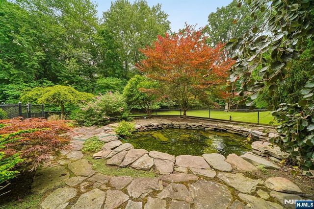 5 Fairfield Court, Demarest, NJ 07627