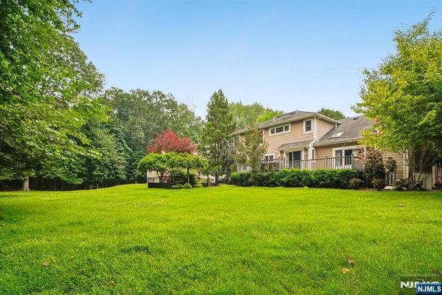 5 Fairfield Court, Demarest, NJ 07627