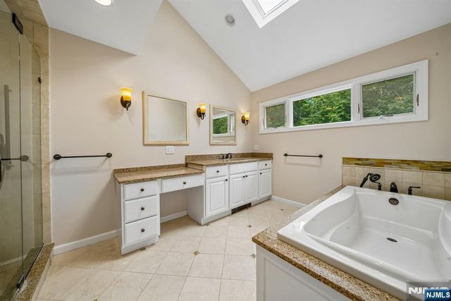 5 Fairfield Court, Demarest, NJ 07627