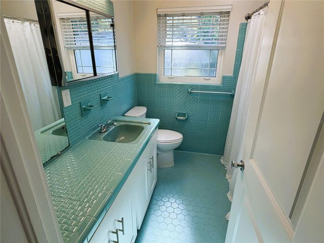 4640 W LAMB AVENUE, Tampa, FL 33629