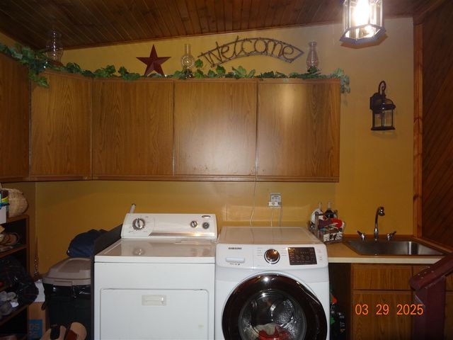 640 Oak Avenue, White Cloud, MI 49349