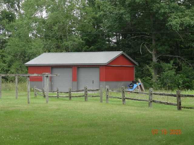 640 Oak Avenue, White Cloud, MI 49349