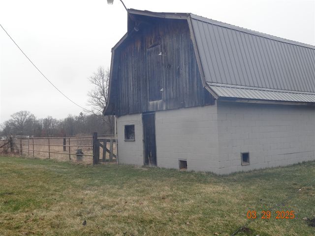 640 Oak Avenue, White Cloud, MI 49349