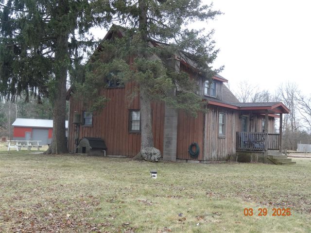 640 Oak Avenue, White Cloud, MI 49349