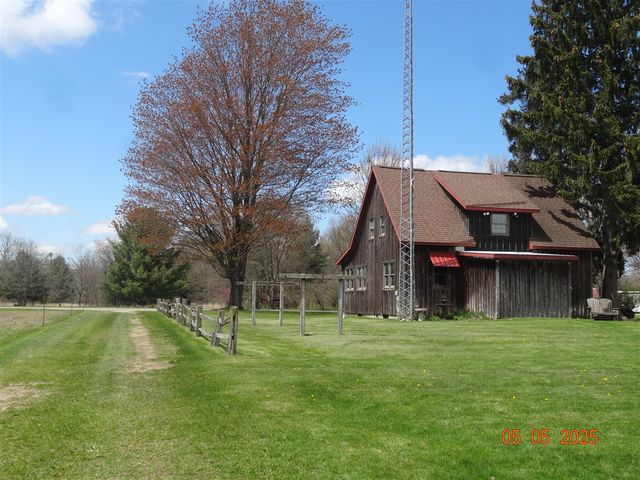 640 Oak Avenue, White Cloud, MI 49349