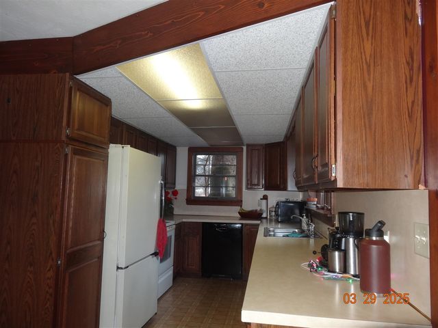 640 Oak Avenue, White Cloud, MI 49349