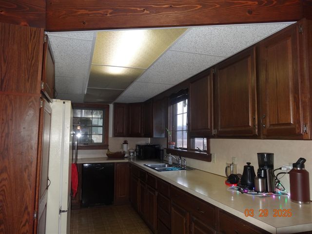 640 Oak Avenue, White Cloud, MI 49349