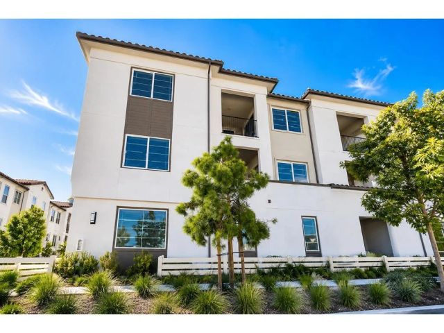 12925 Paradiso Drive 204, Eastvale, CA 92880