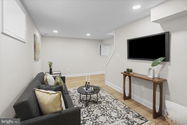 24 EDMONDSON RIDGE RD, Catonsville, MD 21228