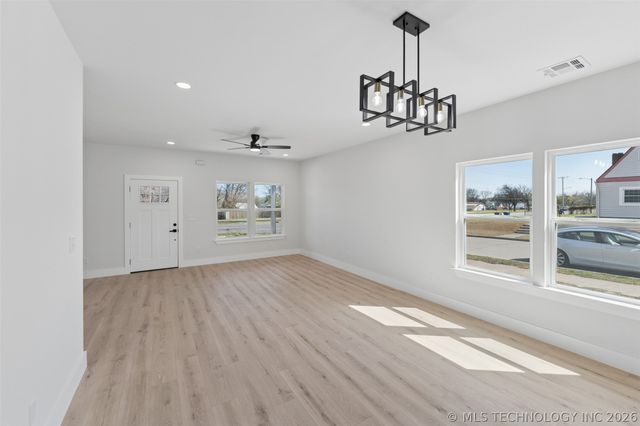 2404 N Martin Luther King Jr Boulevard, Tulsa, OK 74106