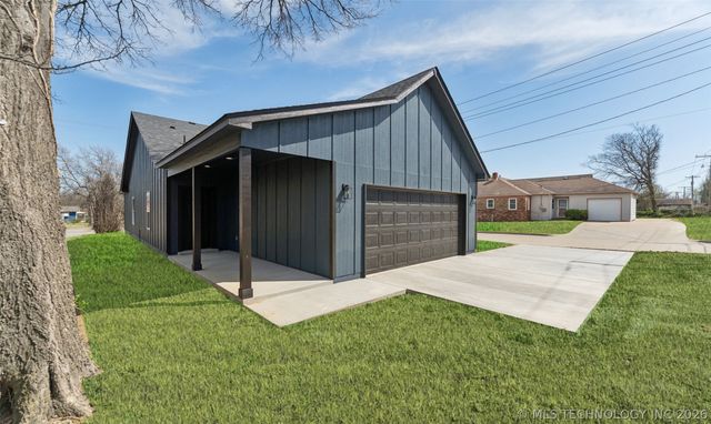 2404 N Martin Luther King Jr Boulevard, Tulsa, OK 74106