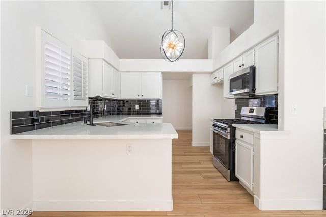 4921 Country Breeze Ct Court, North Las Vegas, NV 89031