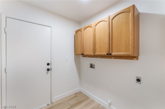 4921 Country Breeze Ct Court, North Las Vegas, NV 89031