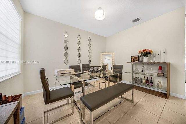 10657 W 32nd Ln, Hialeah, FL 33018