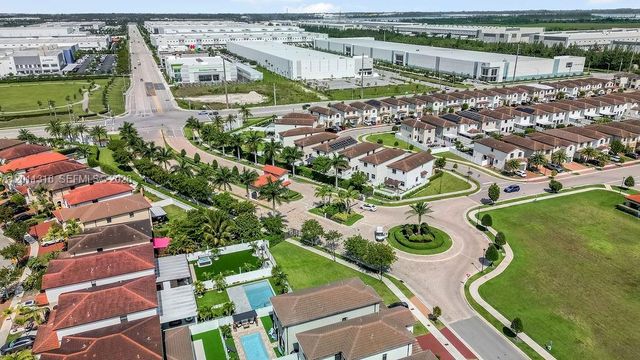 10657 W 32nd Ln, Hialeah, FL 33018