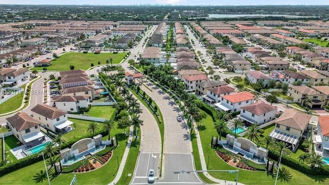 10657 W 32nd Ln, Hialeah, FL 33018