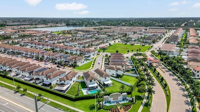 10657 W 32nd Ln, Hialeah, FL 33018