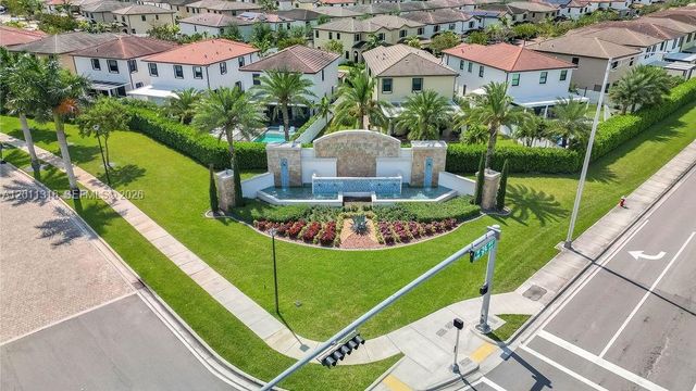 10657 W 32nd Ln, Hialeah, FL 33018