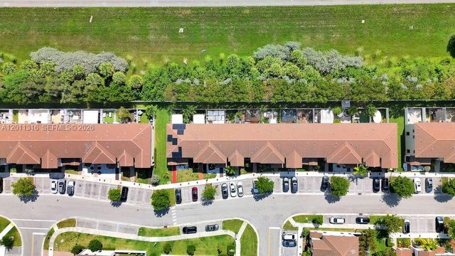 10657 W 32nd Ln, Hialeah, FL 33018