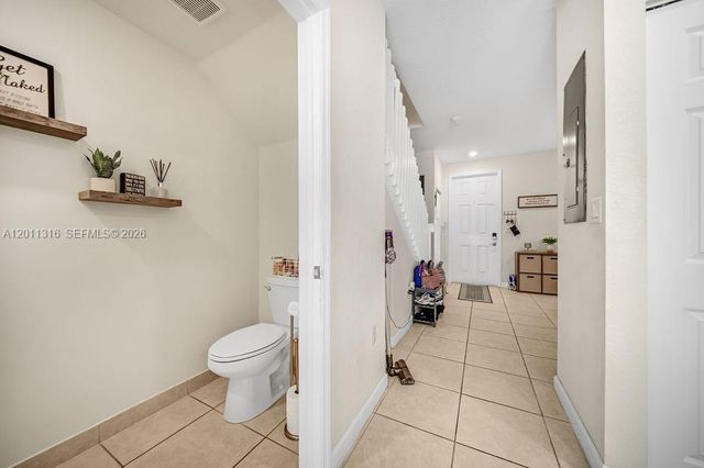 10657 W 32nd Ln, Hialeah, FL 33018