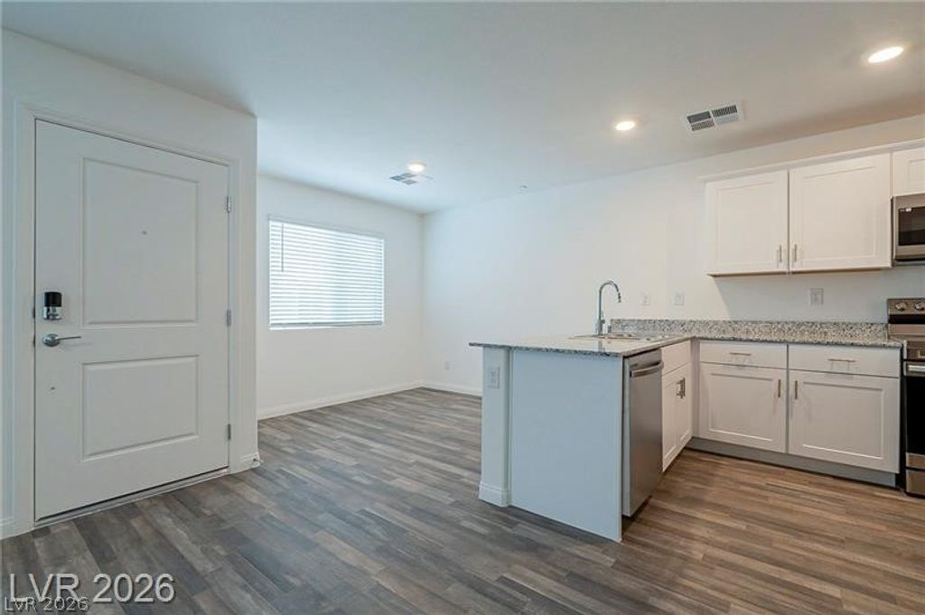 Image 8 of property listing at 12347 Indigo Montage Road 3, Las Vegas, NV 89183