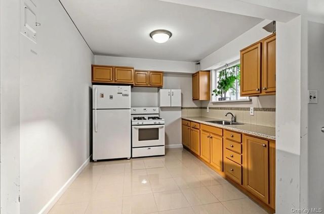 218-52 138th Road, Laurelton, NY 11413