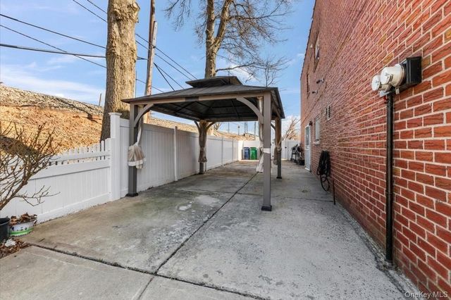 218-52 138th Road, Laurelton, NY 11413