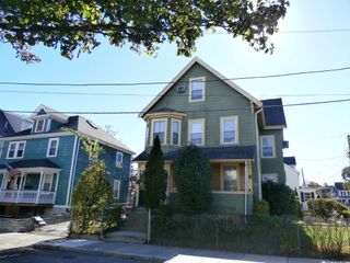 28 Shawmut St, Malden, MA 02148