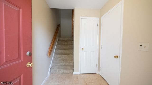 343 Falcon Ridge Way, Hamburg Boro, NJ 07419