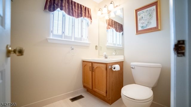343 Falcon Ridge Way, Hamburg Boro, NJ 07419