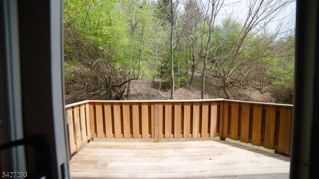 343 Falcon Ridge Way, Hamburg Boro, NJ 07419
