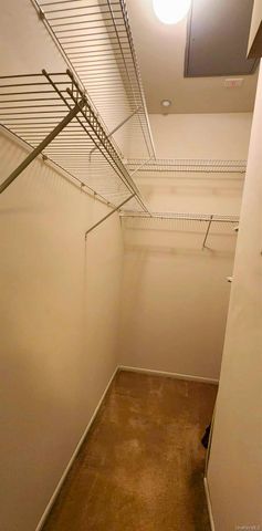 512 Narragansett Villas Drive, Lindenhurst, NY 11757