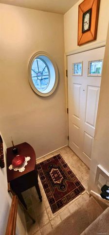 512 Narragansett Villas Drive, Lindenhurst, NY 11757