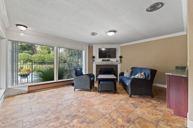 4038 Beaver Avenue, Des Moines, IA 50310