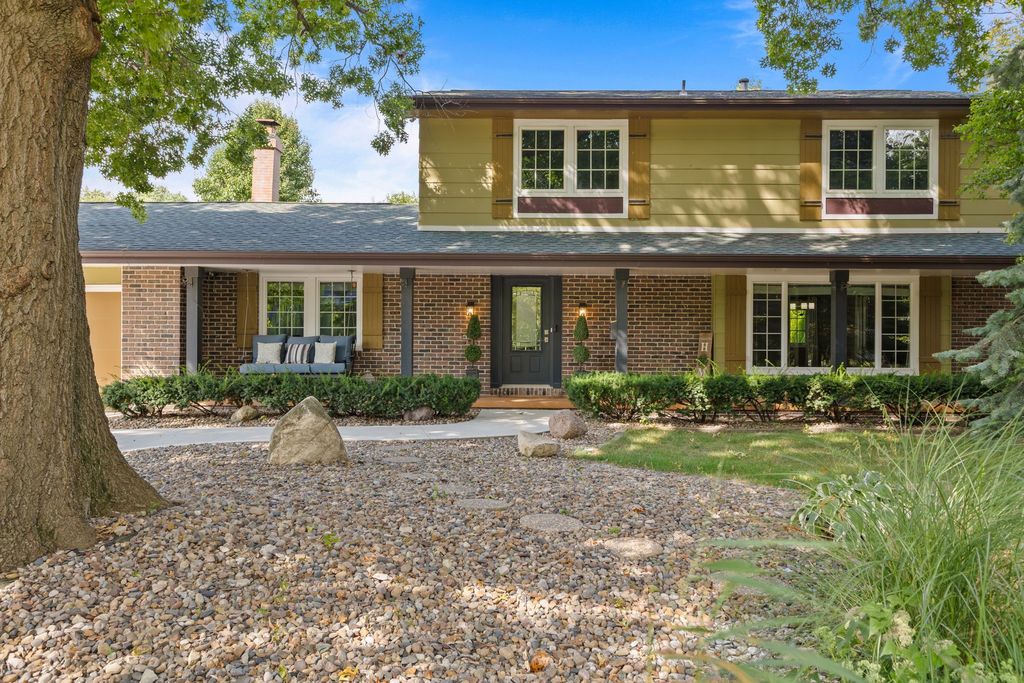 4038 Beaver Avenue, Des Moines, IA 50310