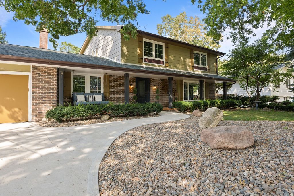 4038 Beaver Avenue, Des Moines, IA 50310