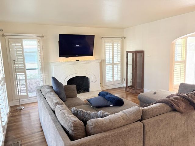 1425 N Wilson Avenue, Fresno, CA 93728