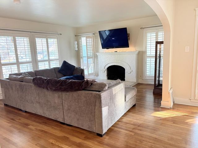 1425 N Wilson Avenue, Fresno, CA 93728