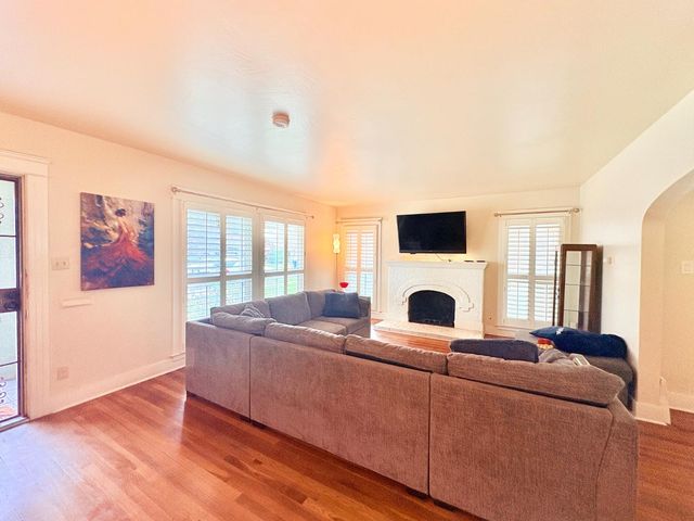 1425 N Wilson Avenue, Fresno, CA 93728