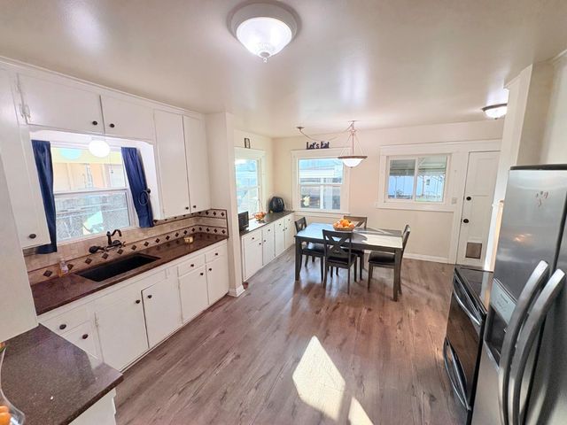 1425 N Wilson Avenue, Fresno, CA 93728