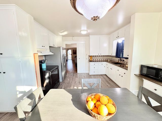 1425 N Wilson Avenue, Fresno, CA 93728