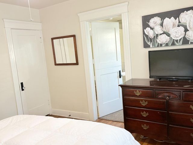 1425 N Wilson Avenue, Fresno, CA 93728